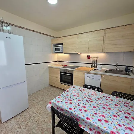 Charming 3-bedroom In Corralejo, Lanzarote Apartamento